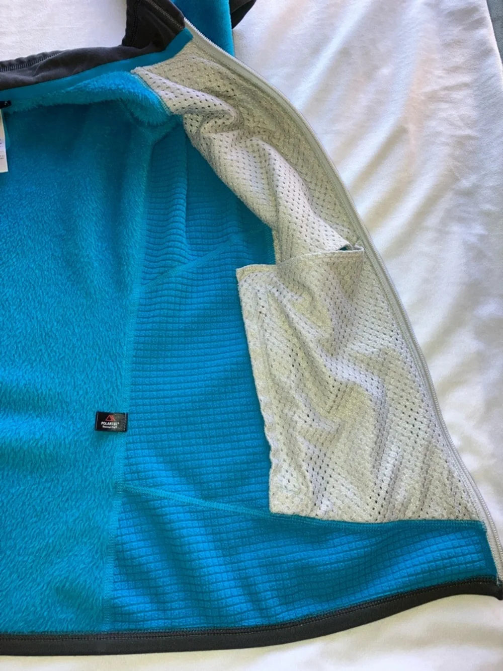 Patagonia R2 Jacket - Picture 14 of 15